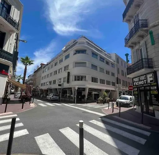 Superbe 2 Pieces, Tout Equipe Centre De Cannes.
